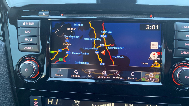 Nissan Qashqai 1.3 DiG-T Acenta Premium 5dr Petrol Hatchback